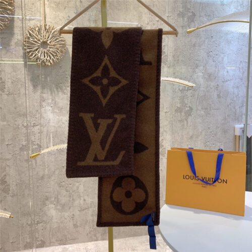 High Quality Luxury Louis Vuitton Sweet Dreams Scarf alternate view
