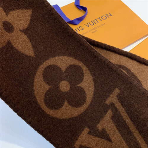 High Quality Luxury Louis Vuitton Sweet Dreams Scarf product detail