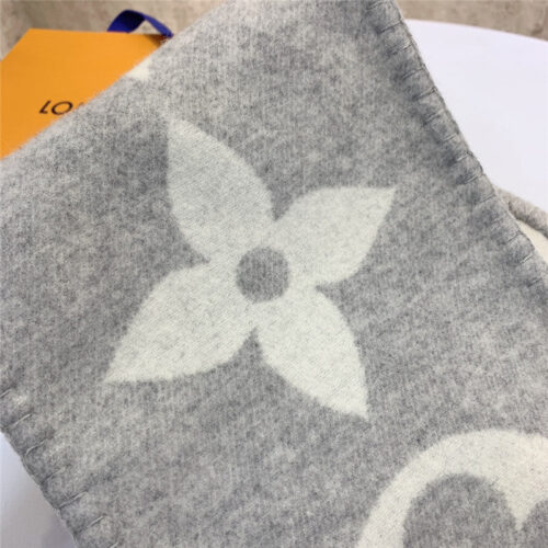 High Quality Luxury Louis Vuitton Sweet Dreams Scarf – Style 26687 product detail