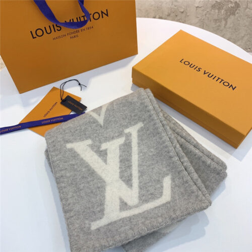 High Quality Luxury Louis Vuitton Sweet Dreams Scarf – Style 26687 product detail
