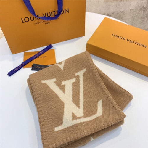 High Quality Luxury Louis Vuitton Sweet Dreams Scarf – Style 26682 product detail