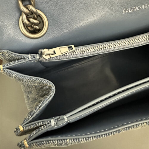 High Quality Luxury Balenciaga Crush Medium Chain Bag product detail