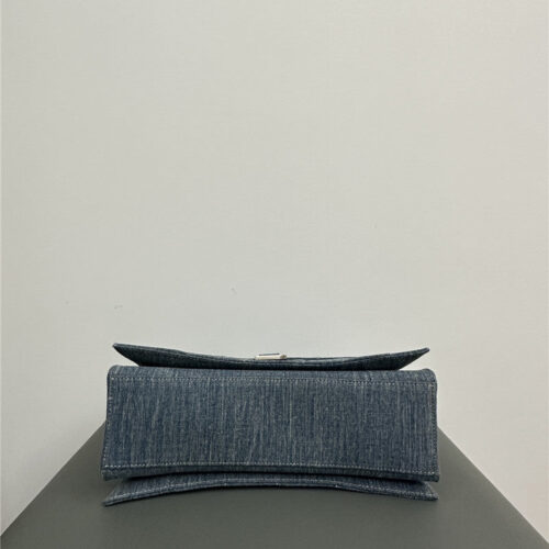 High Quality Luxury Balenciaga Crush Medium Chain Bag product detail