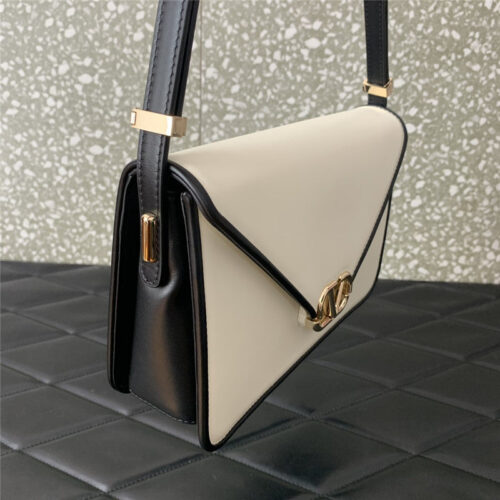 High Quality Luxury Valentino Garavani Letter Leather Shoulder Bag – Style 03630 product detail