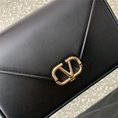 High Quality Luxury Valentino Garavani Letter Leather Shoulder Bag – Style 03628 product detail