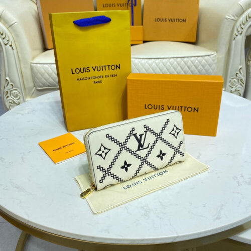 High Quality Luxury Louis Vuitton Zippy Wallet Empreinte alternate view