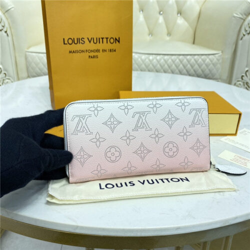 High Quality Luxury Louis Vuitton Zippy Wallet Mahina Light Pink product detail