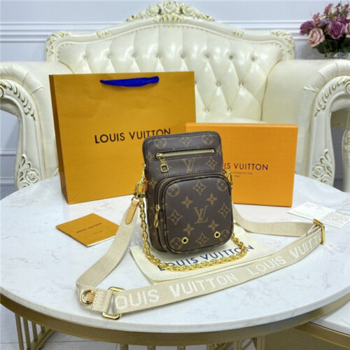High Quality Luxury Louis Vuitton Utility Phone Sleeve product detail