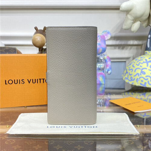 High Quality Luxury Louis Vuitton Vertical Wallet Pebble product detail