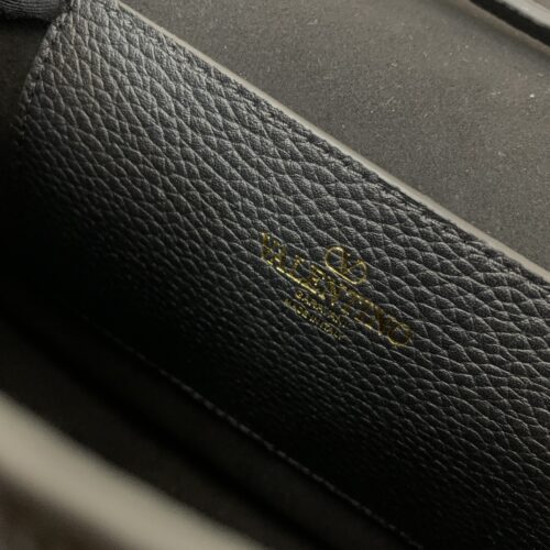 High Quality Luxury Valentino Garavani Rockstud Bag – Style 03597 product detail