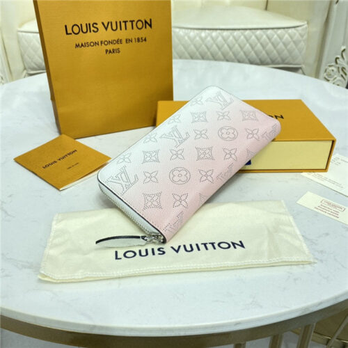 High Quality Luxury Louis Vuitton Zippy Wallet Mahina Light Pink product detail