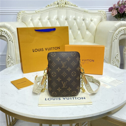 High Quality Luxury Louis Vuitton Utility Phone Sleeve product detail