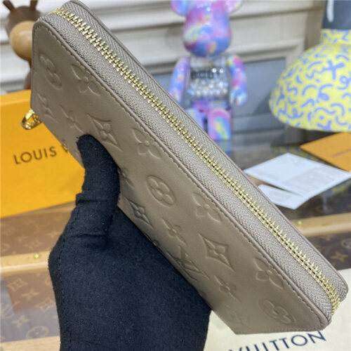 High Quality Luxury Louis Vuitton Zippy Wallet Taupe product detail