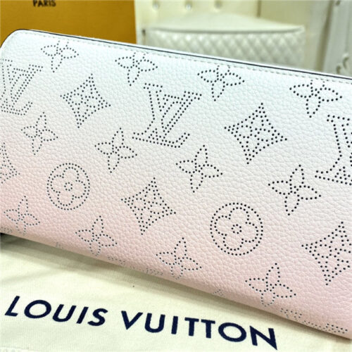 High Quality Luxury Louis Vuitton Zippy Wallet Mahina Light Pink product detail