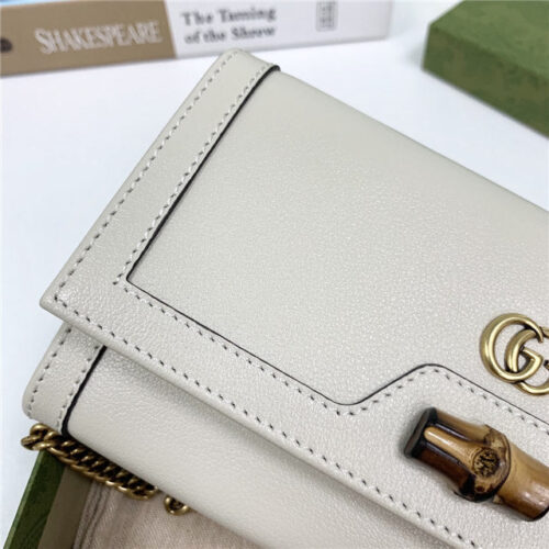 High Quality Luxury Gucci Diana Chain Wallet With Bamboo (Varied Colors) product detail