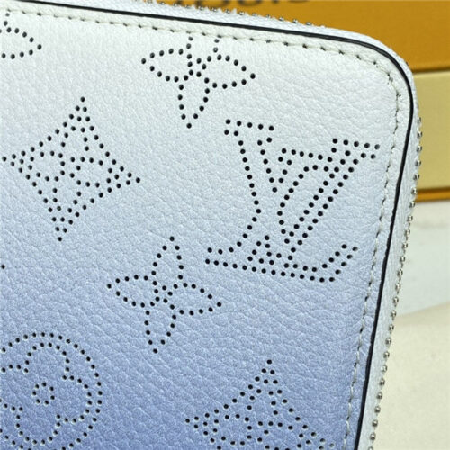 High Quality Luxury Louis Vuitton Zippy Wallet Mahina Blue product detail