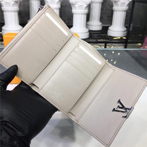 High Quality Luxury Louis Vuitton Capucines Compact Wallet – Style 47332 product detail
