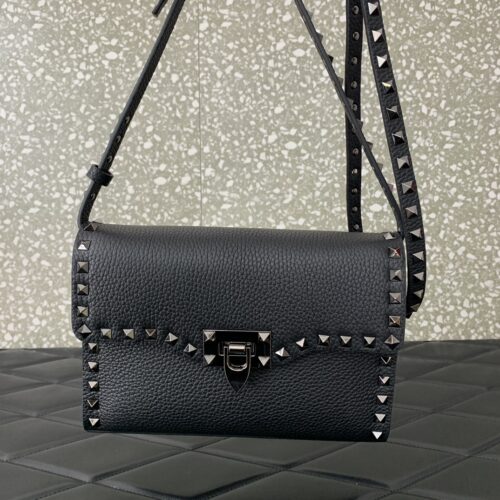 High Quality Luxury Valentino Garavani Rockstud Bag product detail