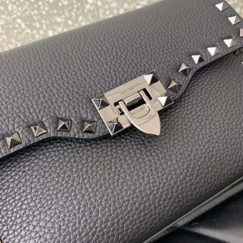 High Quality Luxury Valentino Garavani Rockstud Bag product detail