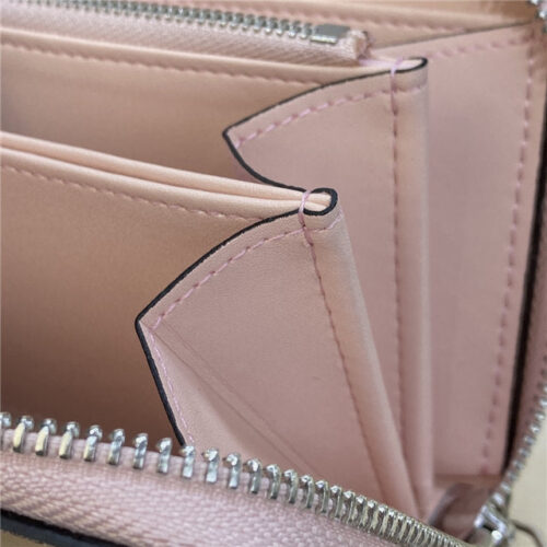 High Quality Luxury Louis Vuitton Zippy Wallet Mahina Magnolia product detail