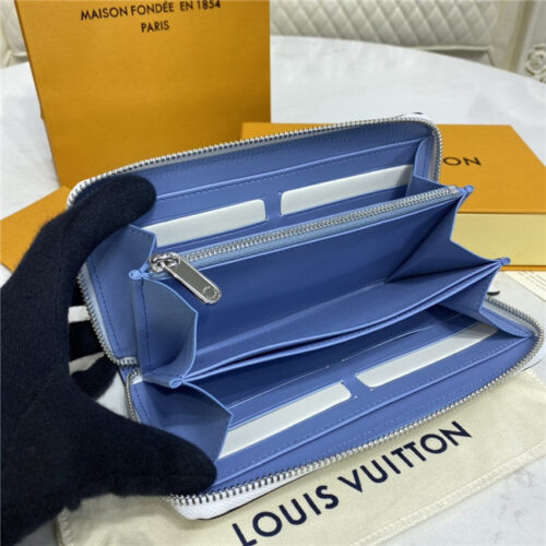 High Quality Luxury Louis Vuitton Zippy Wallet Mahina Blue product detail