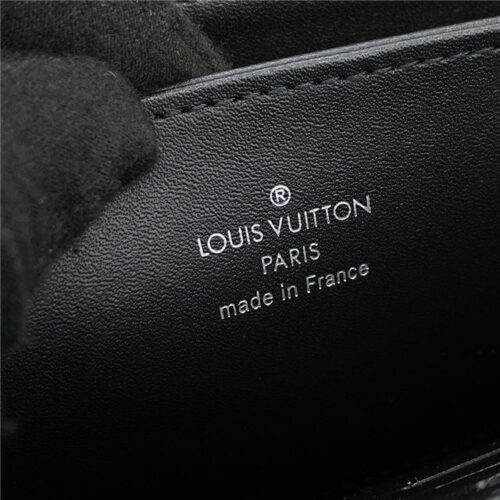 High Quality Luxury Louis Vuitton Zippy Wallet Mahina Noir product detail