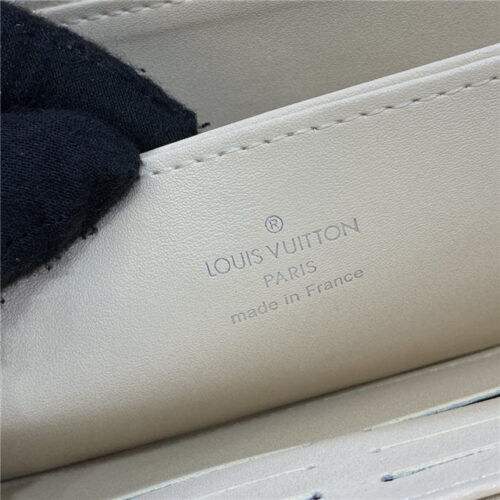 High Quality Luxury Louis Vuitton Zippy Wallet Mahina Ivory product detail