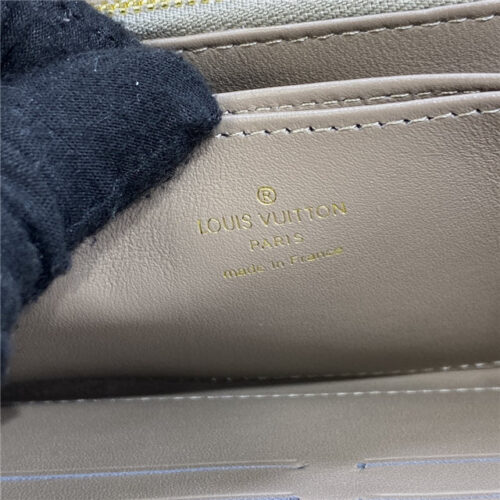 High Quality Luxury Louis Vuitton Zippy Wallet Taupe product detail
