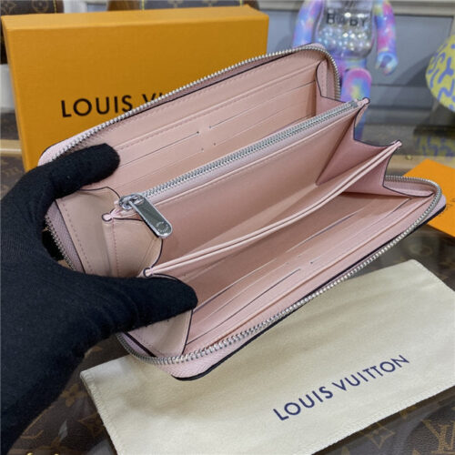 High Quality Luxury Louis Vuitton Zippy Wallet Mahina Magnolia product detail