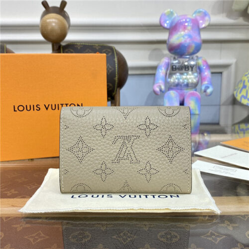 High Quality Luxury Louis Vuitton Anae Coin Purse Mahina Leather Galet product detail