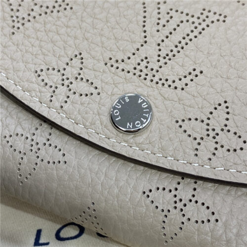 High Quality Luxury Louis Vuitton Anae Coin Purse Mahina Leather Galet product detail