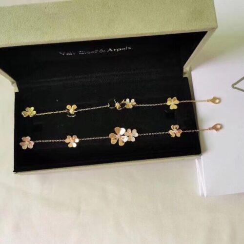High Quality Luxury Van Cleef  Arpels Frivole 5 Motifs Bracelet 18K Yellow Gold With Diamonds product detail