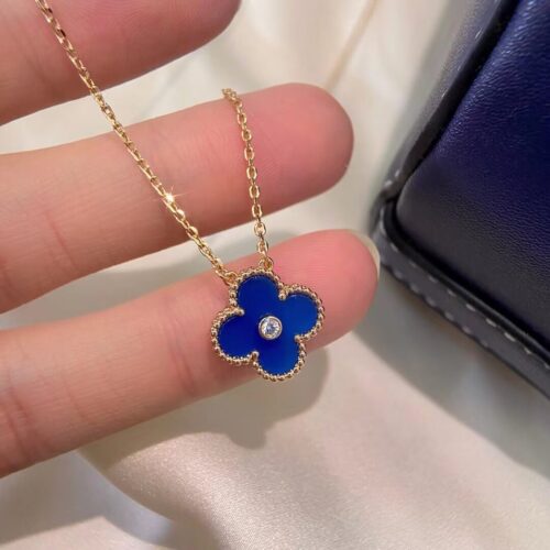 High Quality Luxury Van Cleef  Arpels Vintage Alhambra Pendant Yellow Gold With Lapis Stone Mother Of Pearl Round Diamonds product detail