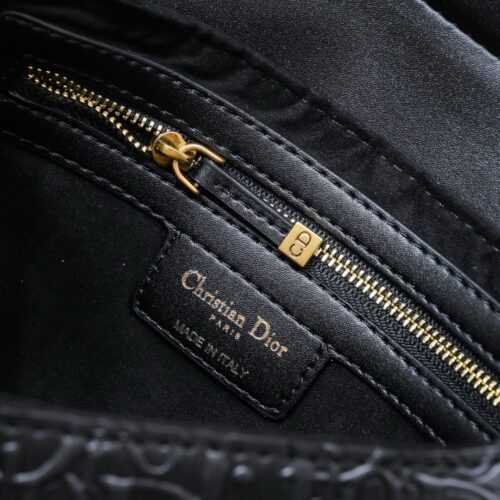 High Quality Luxury Dior Saddle Bag With Strap Black Dior Oblique Embossed Calfskin product detail