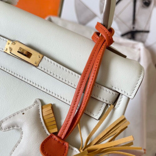 High Quality Luxury Hermes Kelly Retourne 25 Handmade Bag In Craie alternate view