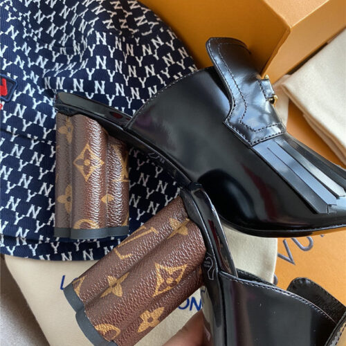 High Quality Luxury LV Ankle Boots Shoes Black product detail