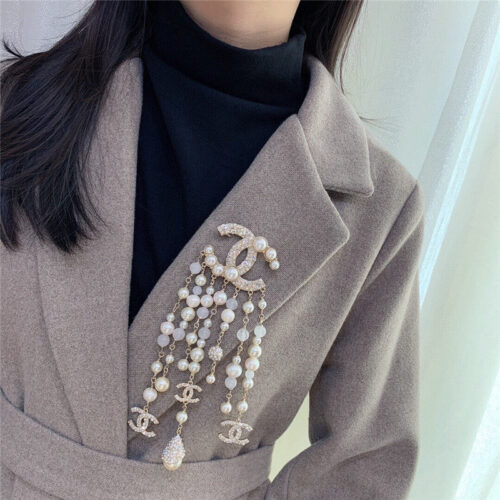 High Quality Luxury Chanel Pearl Brooch alternate view