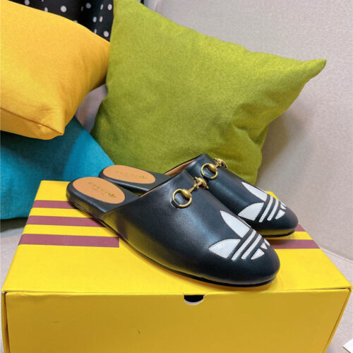 High Quality Luxury Gucci X Adidas Womens Trefoil Slipper alternate view