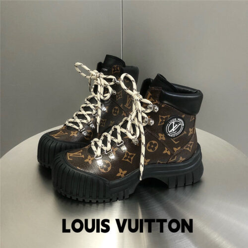 High Quality Luxury Louis Vuitton Ruby Flat Ranger Shoes – Style 08643 alternate view