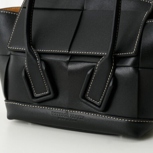 High Quality Luxury Bottega Veneta Arco Mini Leather Tote – Style 29984 product detail