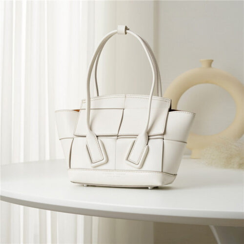 High Quality Luxury Bottega Veneta Arco Mini Leather Tote – Style 29987