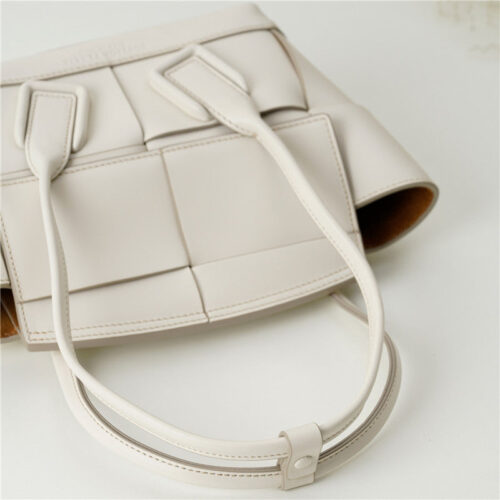 High Quality Luxury Bottega Veneta Arco Mini Leather Tote – Style 29987 product detail