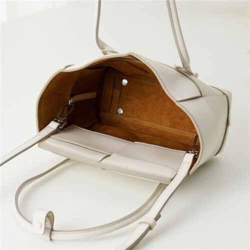 High Quality Luxury Bottega Veneta Arco Mini Leather Tote – Style 29987 product detail