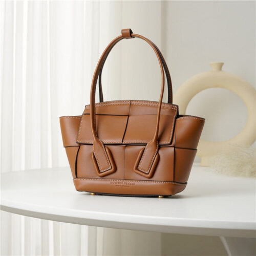 High Quality Luxury Bottega Veneta Arco Mini Leather Tote – Style 29989