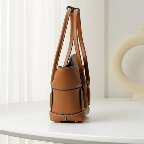High Quality Luxury Bottega Veneta Arco Mini Leather Tote – Style 29989 product detail