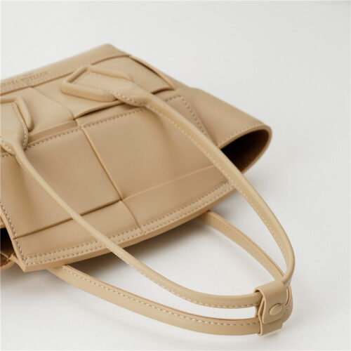 High Quality Luxury Bottega Veneta Arco Mini Leather Tote product detail