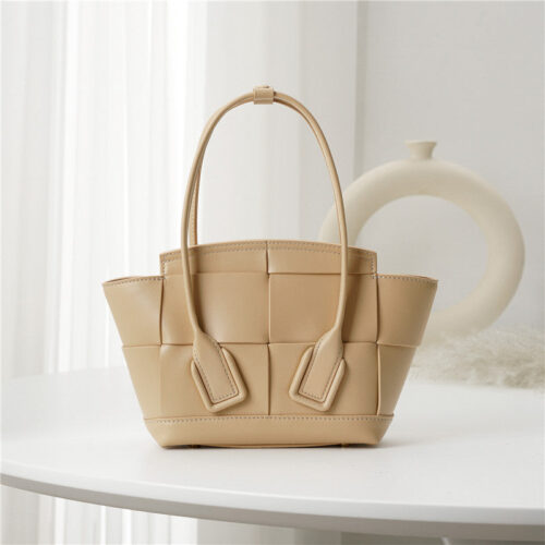 High Quality Luxury Bottega Veneta Arco Mini Leather Tote alternate view