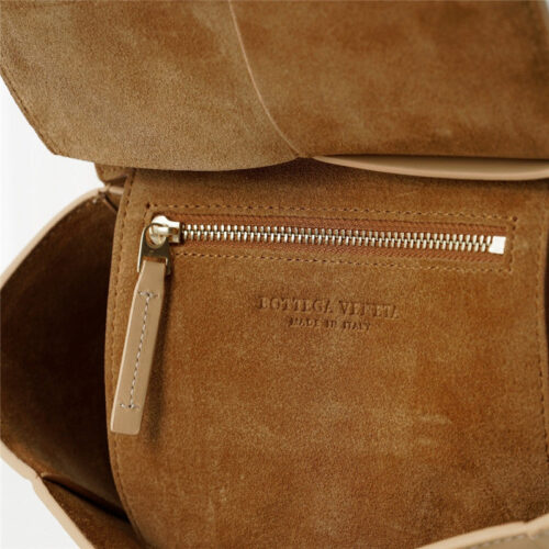 High Quality Luxury Bottega Veneta Arco Mini Leather Tote product detail