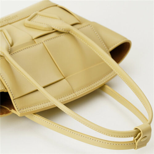 High Quality Luxury Bottega Veneta Arco Mini Leather Bag product detail