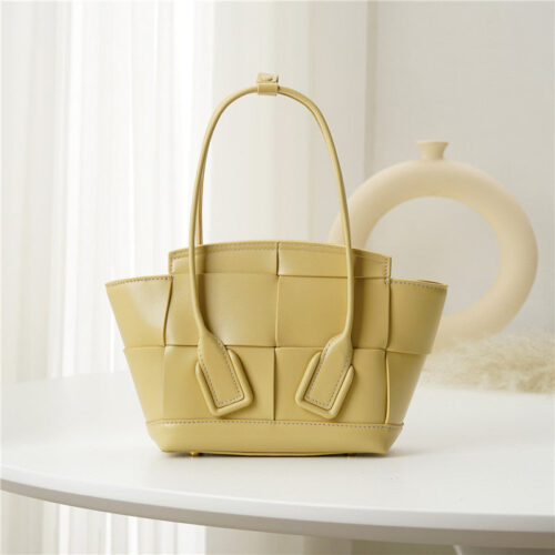 High Quality Luxury Bottega Veneta Arco Mini Leather Bag alternate view